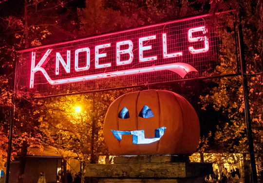 Knoebels Neon Hallo-fun